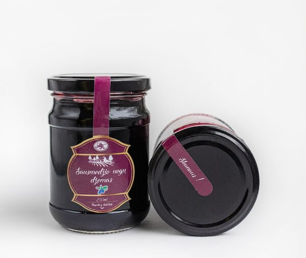 SAUSMEDŽIO UOGŲ DŽEMAS